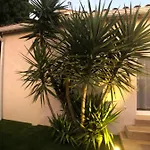 Villa Flavie- Luxueuse - Piscine Sous Le Soleil- Confort Jardin Barbecue -borne Recharge Electrique 10min Plage- Famille-piscine