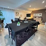 Villa Flavie- Luxueuse - Piscine Sous Le Soleil- Confort Jardin Barbecue -borne Recharge Electrique 10min Plage- Famille-piscine Lattes