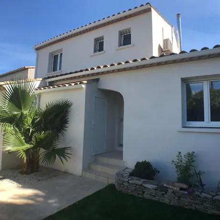 Flavie: Luxury Garden Retreat With Pool And Proximity * Lattes