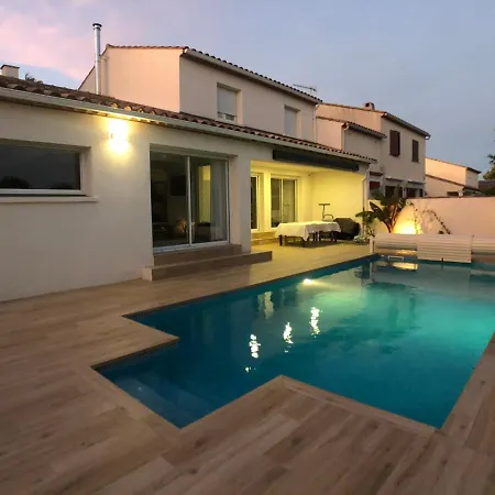 Flavie- Luxueuse - Piscine Sous Le Soleil- Confort Jardin Barbecue -borne Recharge Electrique 10min Plage- Famille-piscine Villa Lattes