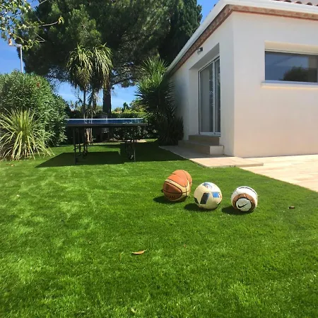 빌라 Flavie- Luxueuse - Confort Jardin Barcecue Borne Recharge Electrique 10min Plage- Famille-piscine-top Pros Services Conciergerie *