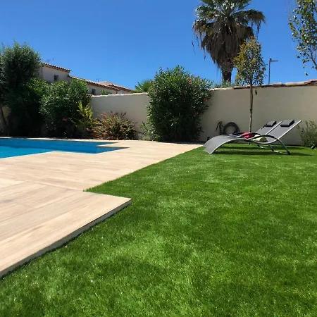 Flavie- Luxueuse - Piscine Sous Le Soleil- Confort Jardin Barbecue -borne Recharge Electrique 10min Plage- Famille-piscine Villa